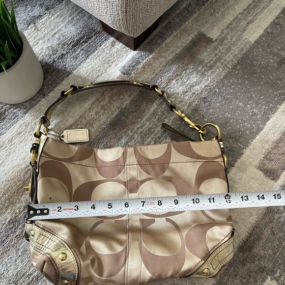 Accepting Offers! Gold COACH TOTE BAG - Picture 4 of 13